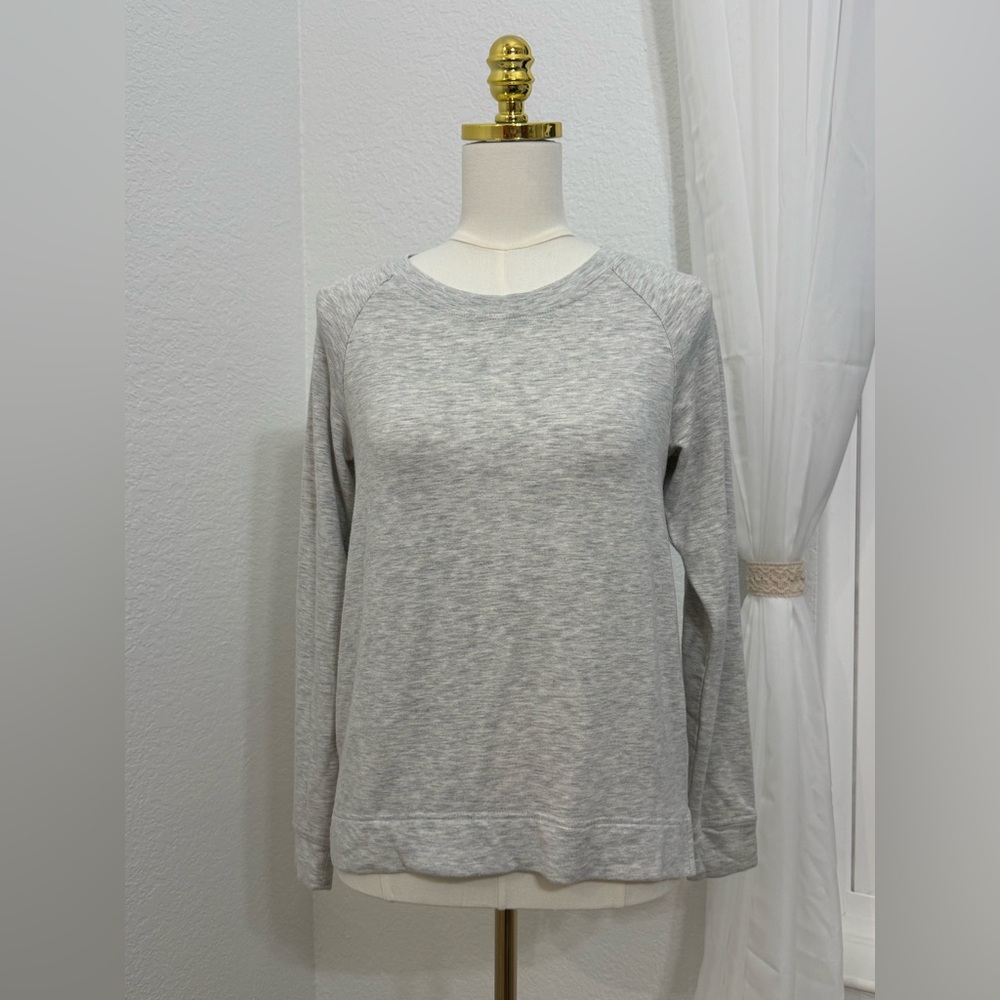 NEW Lou & Grey for LOFT Women's Light Grey Loungewear Sweatshirt Size XS - Picture 2 of 8